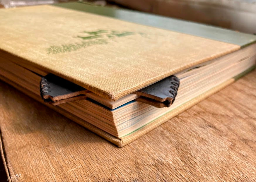 Corner Cuddler Bookmark